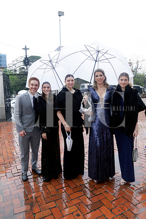 Arik Marcos, Mariana Safi, Daniela Safi, Caty Villarreal de Safi y Valeria Safi (3)