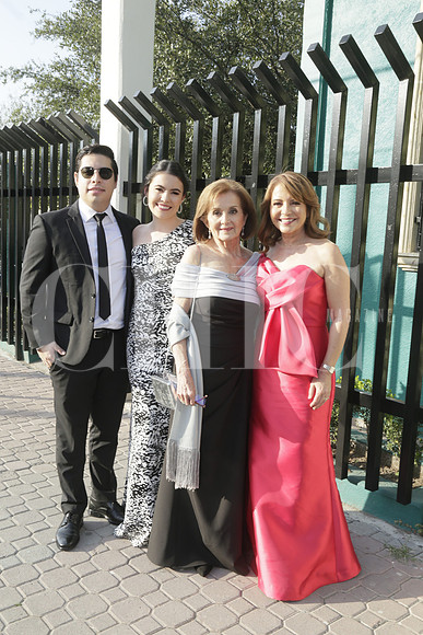 Marcelo Cruz, Isabel Diaz, Cecilia Breinbaguer y Gloria Breinbaguer (3)