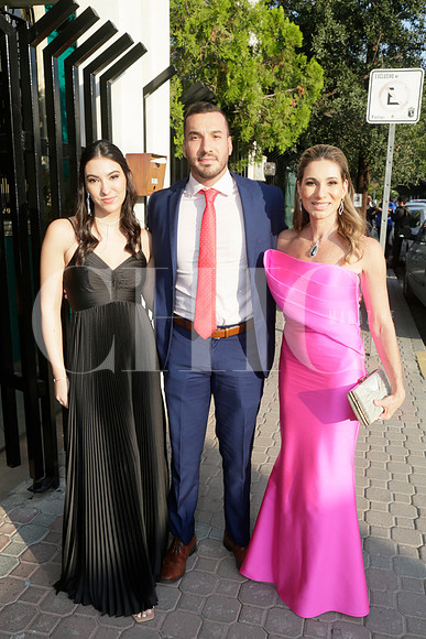Regina Olivares, Alejandro Olivarez y Patricia Alvarado