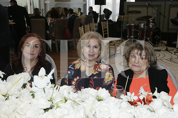 Leticia de León, Lolis de Ordaz y Gloria Cristina Ortíz