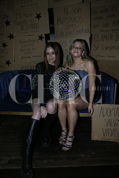 Valeria Ambriz y Natalia Ambriz (2)