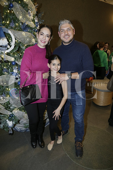 Andrea de González, Sofia González y Gerardo González (2)