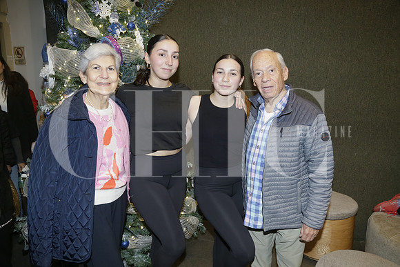 Silvia Chapa de Garza, Daniela Garza, Paulina Garza y Pablo Garza