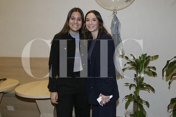 Clemancia Bravo y Valeria Guerra