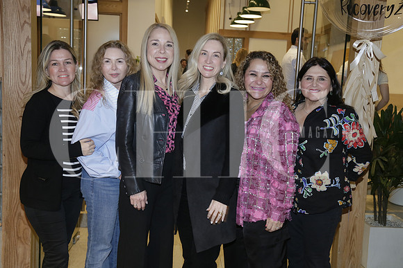 Melina Villarreal, Gabriela Villarreal, Queta Escobedo, Perla Villarreal, Gladys Peña y Lula Peña