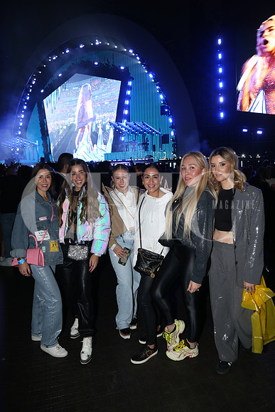 Katia Aguirre, Andrea Vargas, Alejandra Vargas, Nadya Martínez, Samantha de la Rosa y Marisol Peña 1