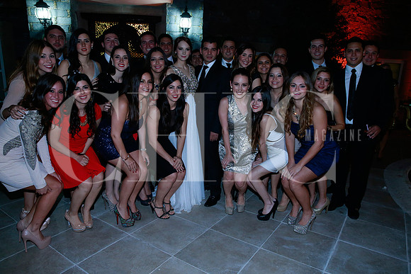 Los Novios con los Amigos