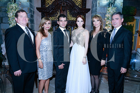 Miguel Flores, Raquel Serna de Flores,Miguel Ángel Flores, Ginelle Fasci, Diana Benavides y Aldo Fasci