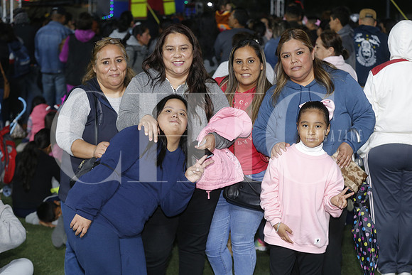 Leticia Flores, Jocelyn Flores, Sandra Flores, Cynthia Chavez, Ana Rosa Flores y Vania Chavez 2