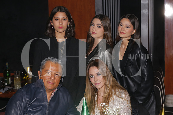 Rafael Urbina, Cristina Padilla, Fernanda Urbina, Natalia Urbiina y Renata Urbina 1