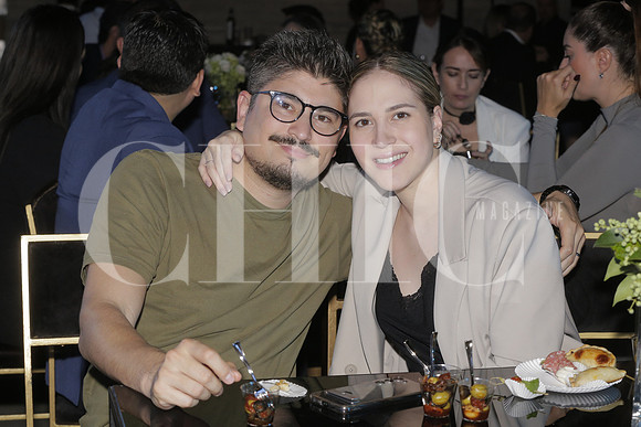 Roberto Santana y Karina Calderon 2