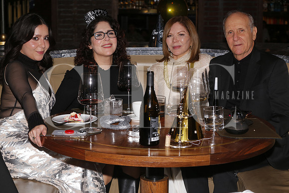 Diana Bovio, Marcela Bovio, Elena Bovio y Jorge Bovio 5