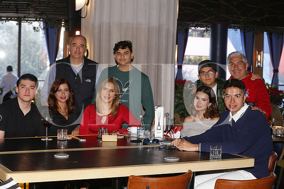 José Luis Vazquez Martínez, Eva Villarreal, Federico Vinatier, Mauricio Vinatier, Erika Villarreal, Matias Villarreal, Regina Villarreal, Edmundo Villarreal y Fede Vinatier 5