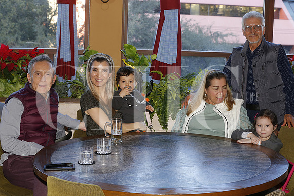 Ramiro Lopez, Maricruz Silva, Ramiro Lopez, Elsa Aguirre, Jimena Lopez y Antonio Silva 1