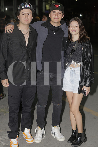 Adrián Gomez, Sebastián Herrera y Michelle Salinas 2