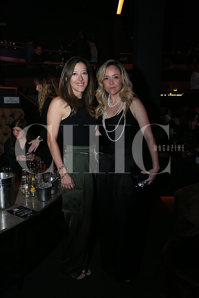 Alejandra González y Mariana Sierra de De Hoyos