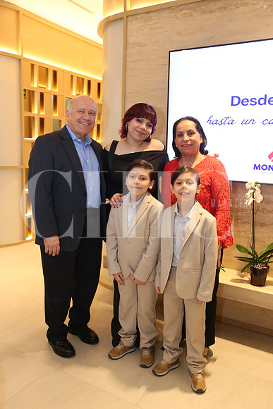 Carlos Medina, Valeria Monterrubio, Adriana Mora, Patricio Monterrubio y Jeronimo Monterrubio 2
