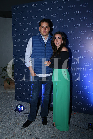 Mauricio Tamez y Angie Maldonado
