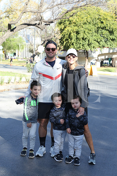 Adrián Roel, Valeria Garza, Adrián Roel, Diego Roel y Marcelo Roel 1
