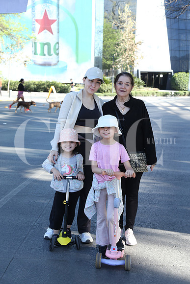 Ana Karen Zozaya, Lety Zozaya, Eugenia González y Camila González 1