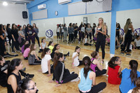 Maries con grupo de participantes  el Work Tour Shop-2