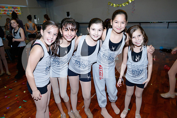 Daniela Cueva, Samanta Lozano,  Yanela González,  Valentina González y Alexandra Canavati