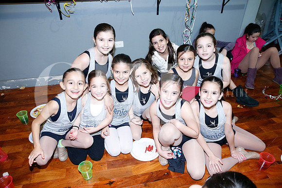 Mariana Martínez, Valentina Decacini, Balbina Garza, Alexandra Canavati, Daniela Cueva, Sofía Murillo, Regina Rodríguez Moica Assad, Gaby Maiz y  Daniela González