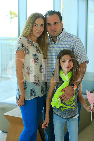 Martha Farías de Lostaunau, Arturo Lostaunau y Daniela Lostaunau (2)
