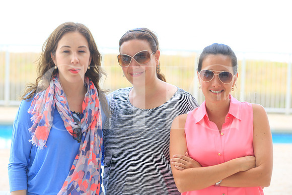Hilda de Vázquez, Lorena Maldonado de Armstrong y Marthis García de Cueva (2)