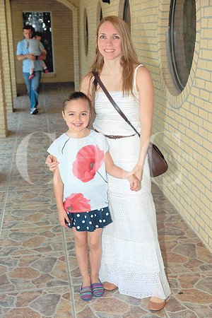 Matilde Garza y Annie Hinojosa de Garza (1)