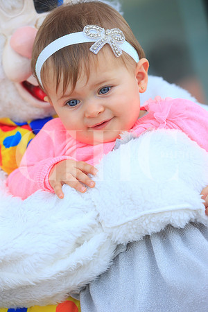 Aranza Yarte Zambrano con la coneja (8)