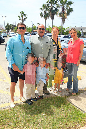 Jorge Guzmán, Gabriel Guzmán, Mateo Guzmán, Guillermo Guzmán, Mariana Guzmán, Martha Treviño de Guzmán y Olga Chapa de Guzmán (2)