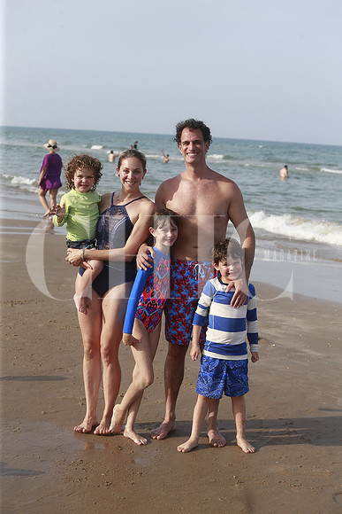 Alejandro Sada y Lily GArza de Sada con sus hijos