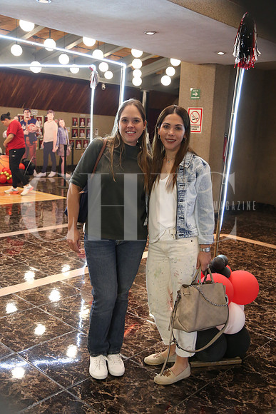 Gaby Galván y Pamela González 0