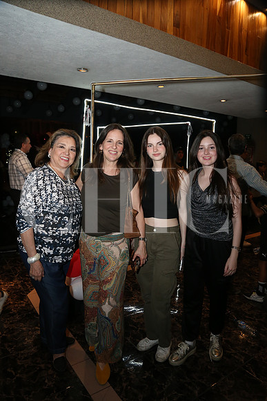 Idalia Escamilla, Idalia Tijerina de Ramos, Denis Ramos e Idalia Ramos 0