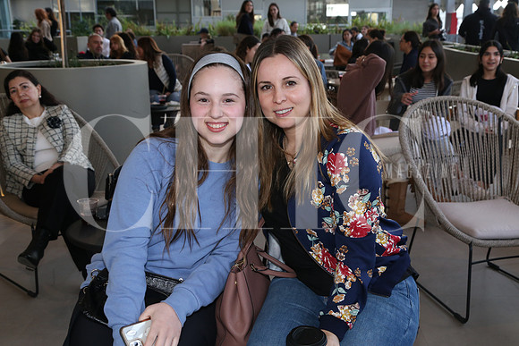 Caroli Santos y Nora Treviño0