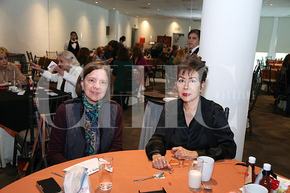 PatrIcia López y Laura de Hoyos