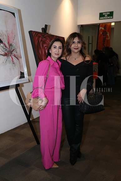 Mariana de Dávila y Lizeth Salinas de Hernández