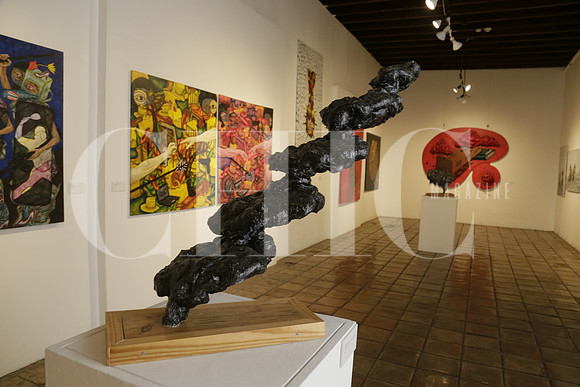 Black Cascade del artista Rodney Zelenka (2)
