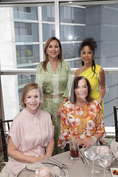 Lorena Medellin, Marina Marroquin, Rosa Elia Garza y Gabriela Chantiri 2