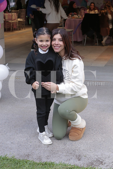 Sara Treviño y Regina Lozano 8