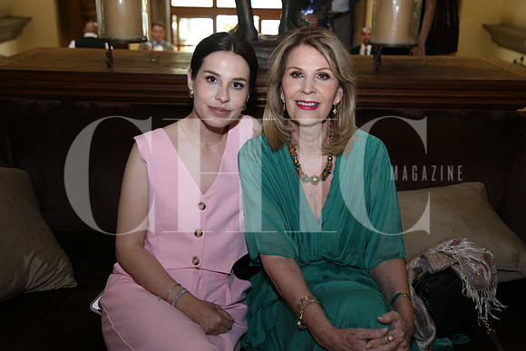 Georgna Llerena y Viviana Diaz 0