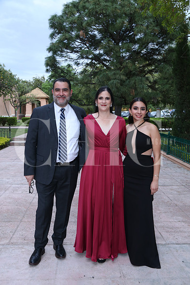 Carlos Álvarez de la Cadena, Diana Hinojosa y Sofia Álvarez
