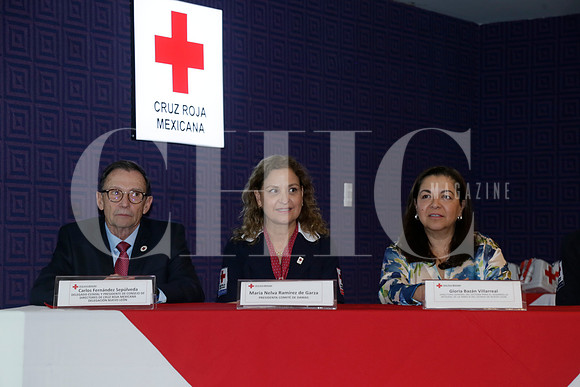 Carlos Fernández, María Nelva Ramírez y Gloria Bazán