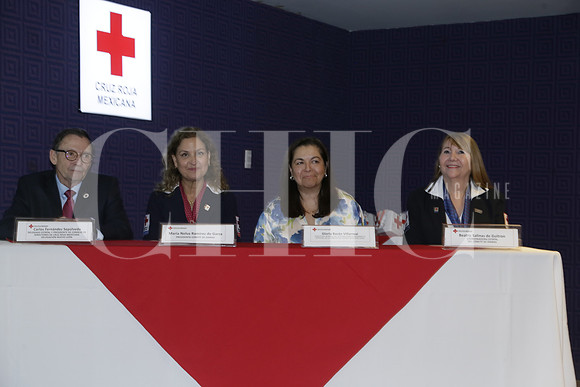 Carlos Fernández, María Nelva Ramírez, Gloria Bazán y Beatriz Salinas de Guitron