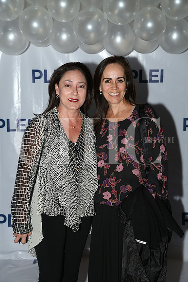 Marcela Martínez de Calderón y Kelly Perales de Ruiz 1