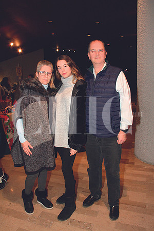 María Inés de Alexander, María Andrea Alexander y Fernando Alexander