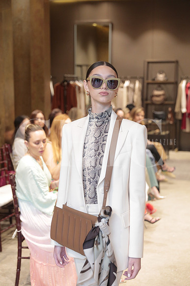 Modelos de Rafa Zuñiga vistiendo Max Mara 83