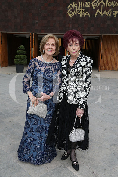 Margarita Quintanilla de Coronado y Lupina Vara de Mejia