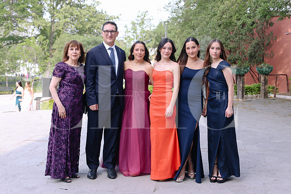 Maria del Carmen Vargas, Hernan Montemayor Lobo, Sofia Garcia, Camila Montemayor, Ana Sofia Montemayor y Fernanda Montemayor